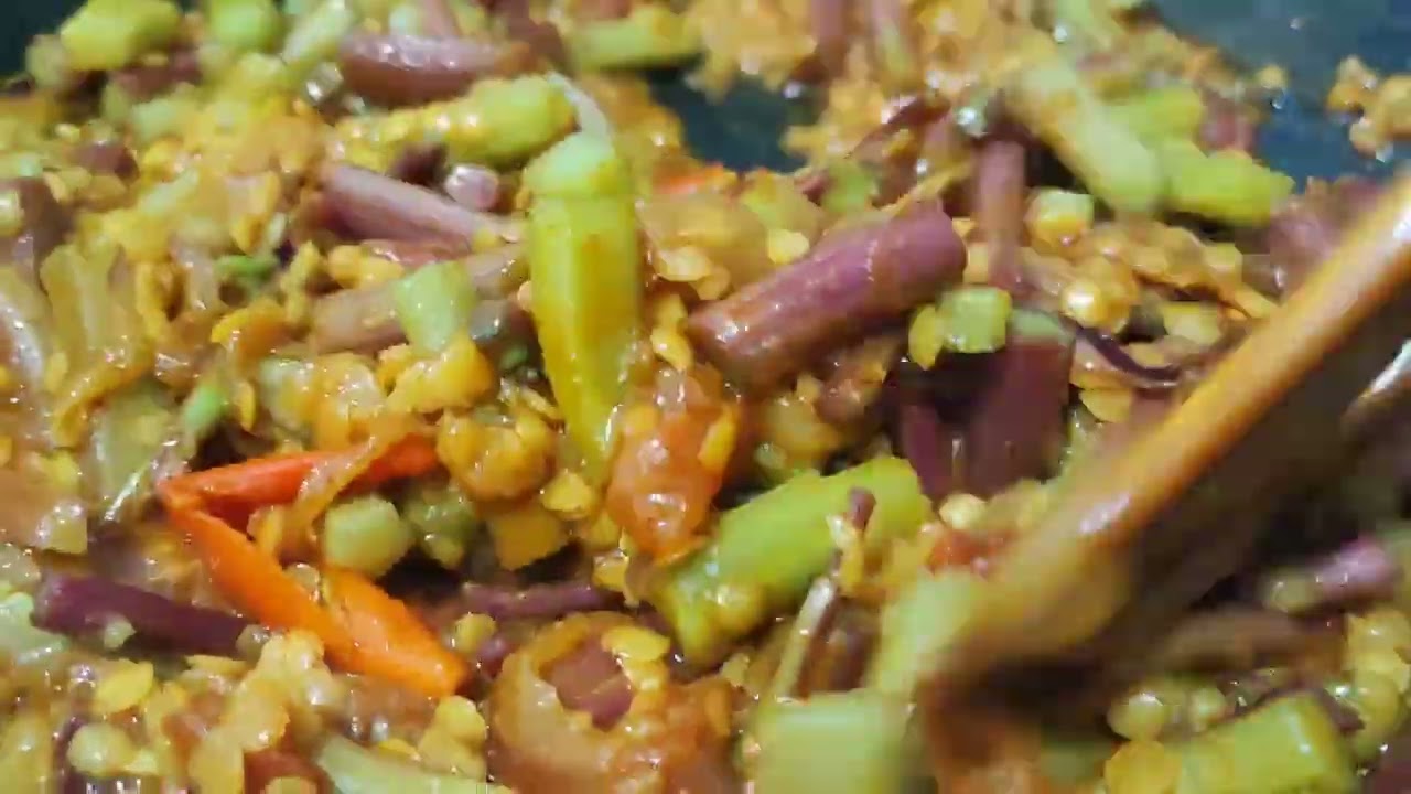 ডাল এবং ডাটা দিয়ে ইলিশ মাছের মাথা অসাধারণ স্বাদ | Dal and Data diye Elish macher Matha Recipe|