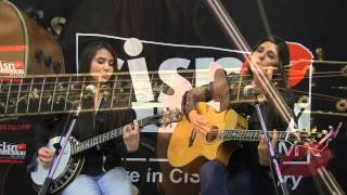 alee performs moonshine at cisn country