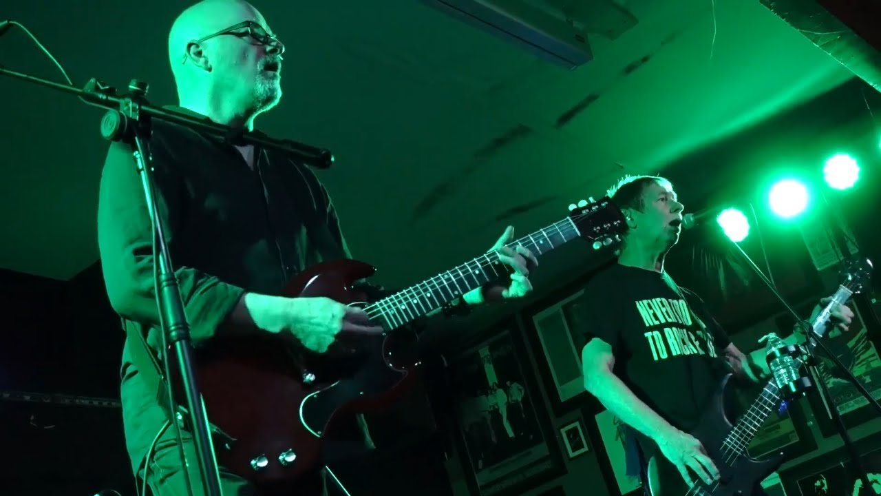 Rhino's Revenge - Hard Drinking Woman - 2023-10-21 Backstage at The Green, Kinross (3 of 15)