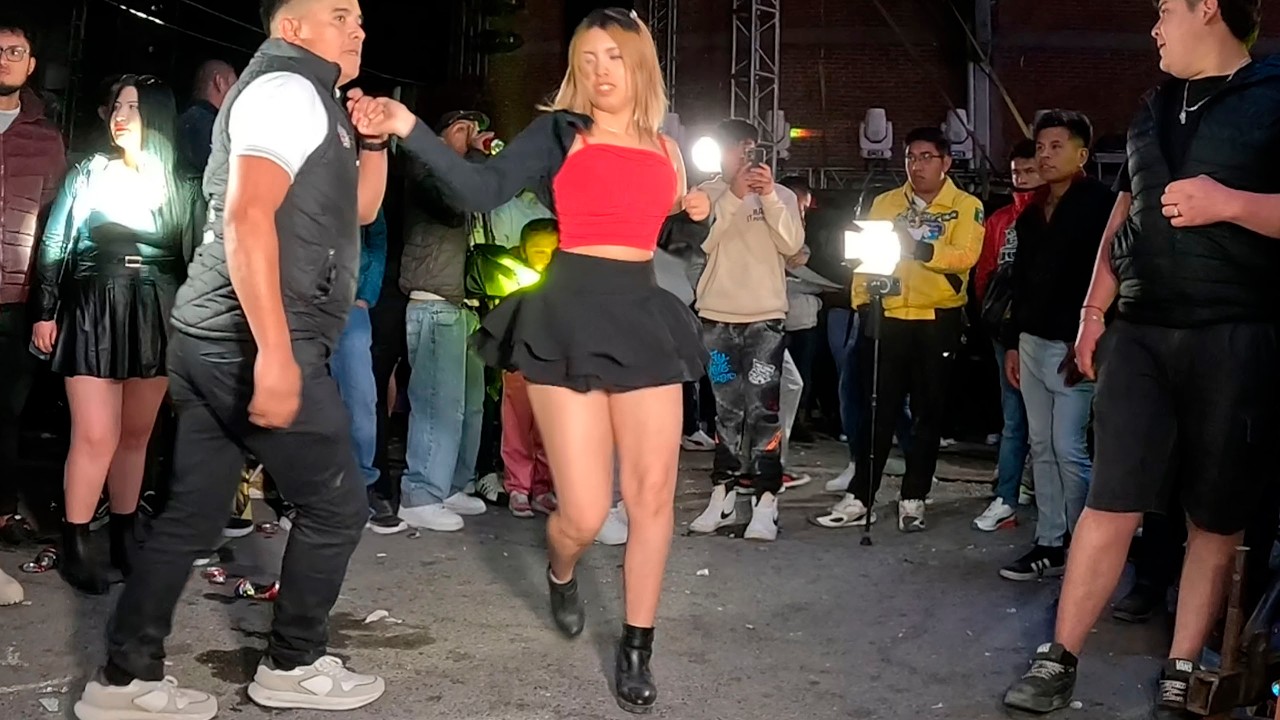 🟢𝙇𝘼 𝙈𝘼𝙎 𝘽𝙊𝙉𝙄𝙏𝘼 𝙔 𝙎𝘼𝘽𝙍𝙊𝙎𝘼 DE LA NOCHE LA CUMBIA CANDELA SONIDO CONDOR FT LA NUEVA ORQUESTA SONIDERA