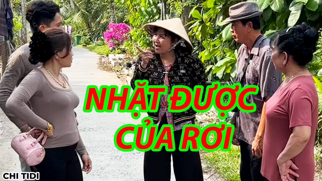 Lụm Tiền Không Trả, Hai Vợ Chồng Bị Bà Chị Đi Đường Cho 1 Trận / Chi Tidi