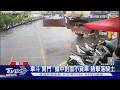 工程車門沒鎖好「狠搧一巴掌」! 小貨車A柱凹陷 駕駛驚險逃一劫｜TVBS新聞 @TVBSNEWS01