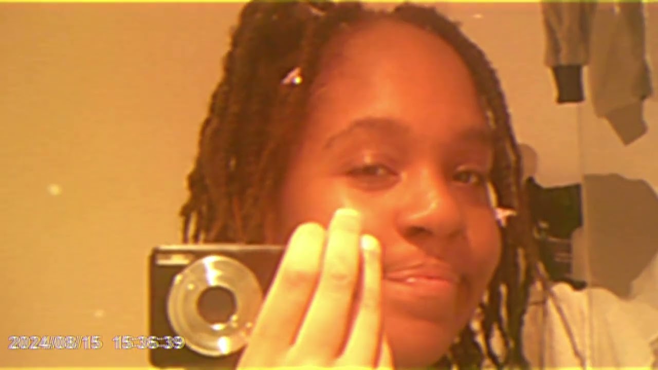 WHATS IN MY CAMERA...