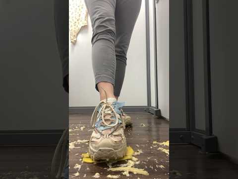 CHANGING ROOM CRUSH, banana | ASMR & CRUSHING