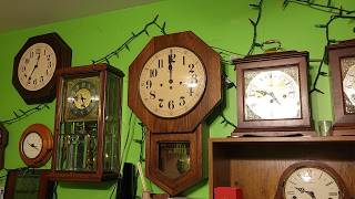 In depth of a 1980 Howard Miller Regulator wall clock