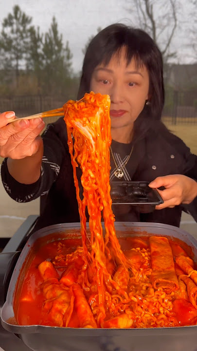 When Asian mom lets you eat only one cup of tteokbokki… #food #eating #mukbang #cooking