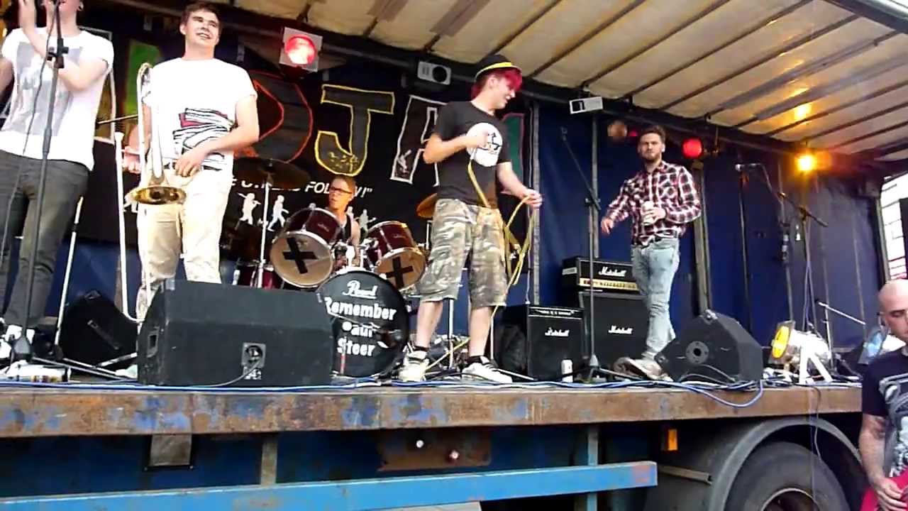 The Great Big Bargain 'Dominant View' 26.8.13 cover YouTube