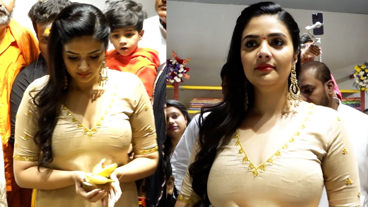 Actress Sreemukhi Grand Opening Sri Pushkara Art Studio | Sreemukhi Stunning Looks | Wall Post