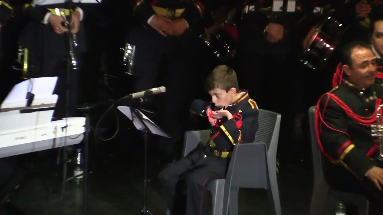 La Esperanza de María. Héctor a la armónica y Ana al piano.