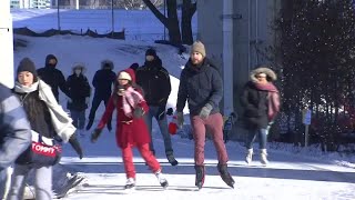 From skating the figure-eight trail under gardiner expressway to
traveling back in time christmas 1890s, here's what's on toronto this
weekend.