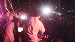 Symbiz Sound ft Zhi MC - Uprising Reggae Festival 2012 (Mungos HiFi Stage)