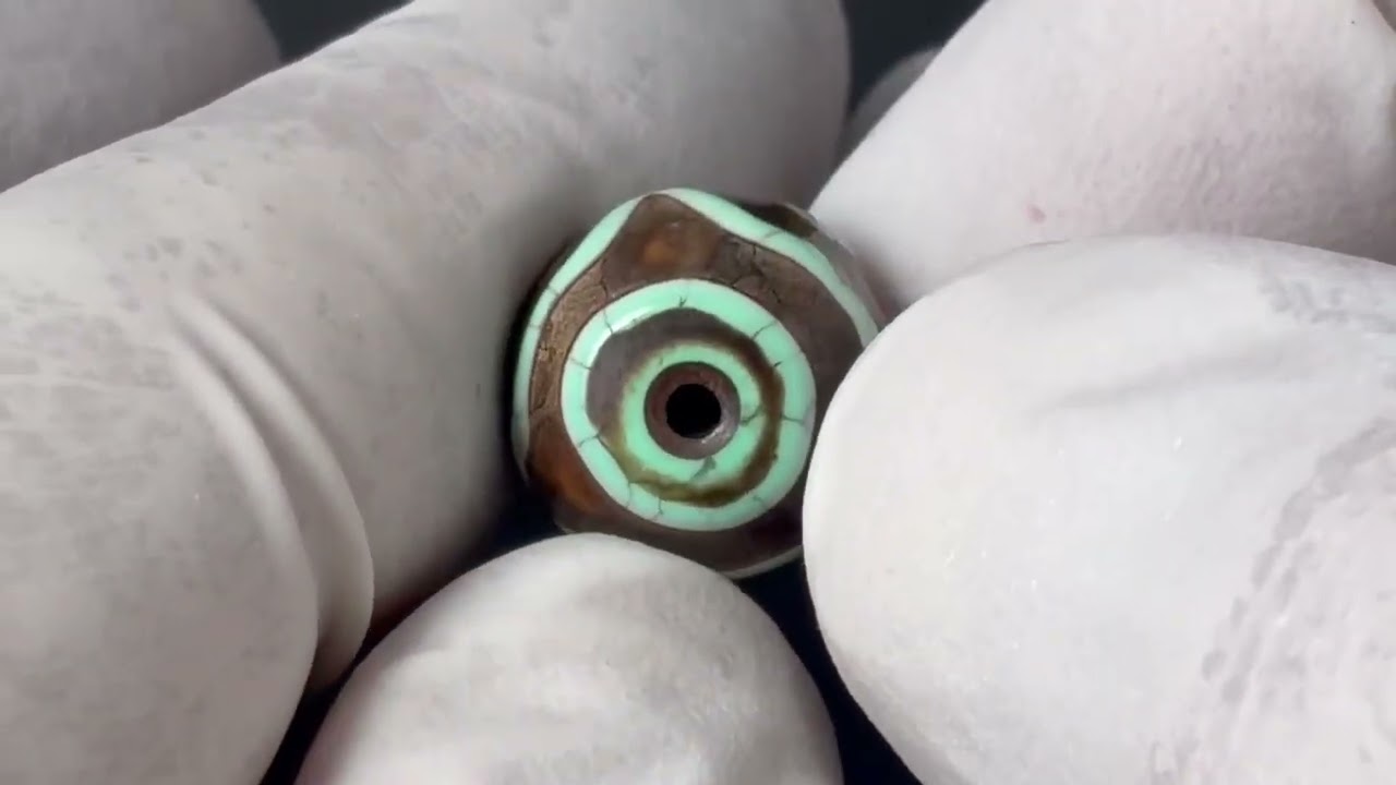 ヴィンテージ：「雪域天珠：老緑色水紋虎牙」西蔵（チベット）天珠