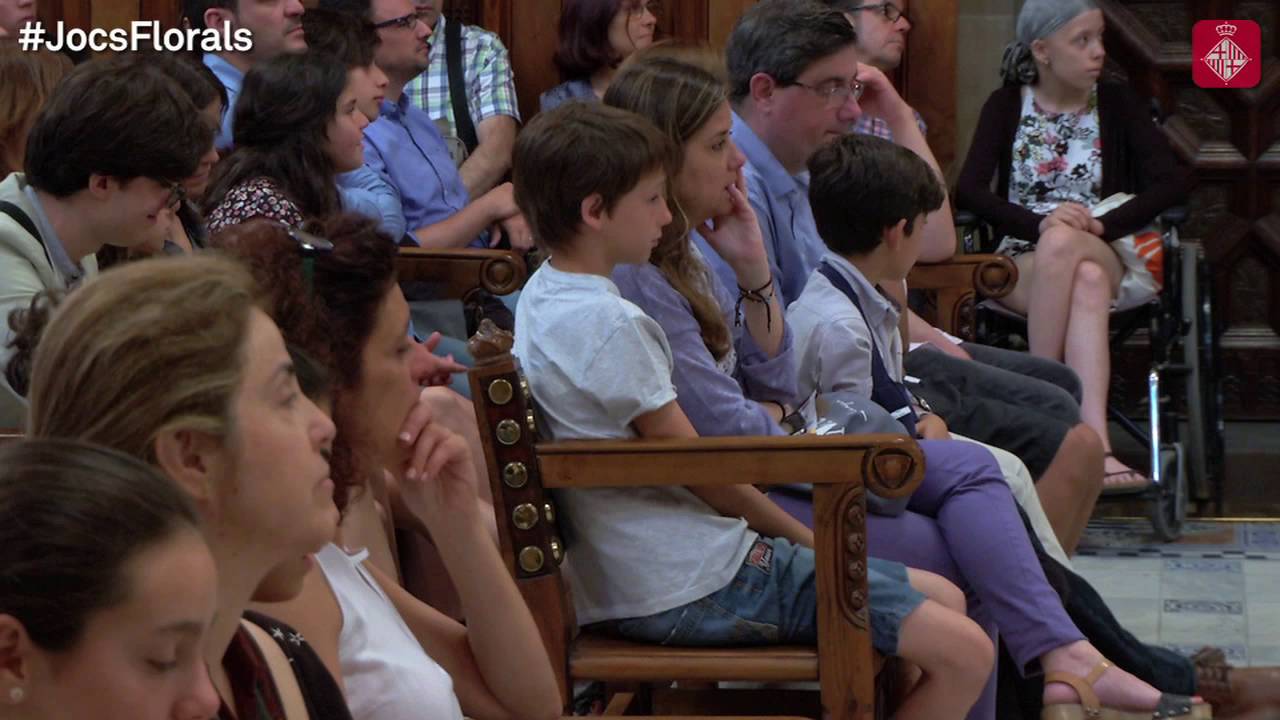 proサポーター El Saló de Cent s’omple de paraules amb el lliurament dels Jocs Florals escolars