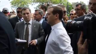Трусливый Медведев наказал людей на камеру. Денег нет виноват Навальный. Камеди клаб, Самое лучшее