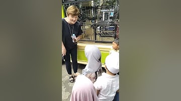 Ramahnya orang Indonesia, bertemu wisatawan manca negara "Salim"