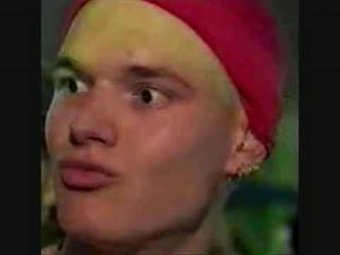 Noisekick- Hij Loopt Rondjes