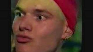 Noisekick- Hij Loopt Rondjes