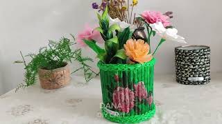 DIY | Flowers basket made out of waste materials.