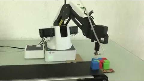 Mô hình phân loại vật thể dựa trên màu sắc sử dụng cánh tay robot