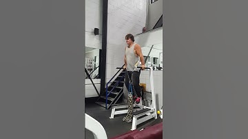 TRICEPS DIPS WITH CHAINS 💪