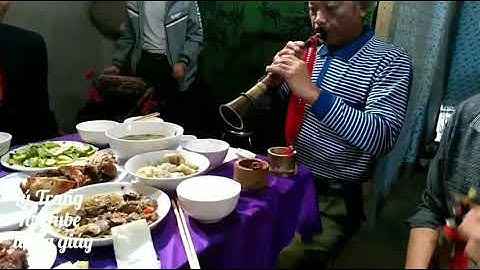 Thổi kèn ở trong nhà đám cưới đó là phong dân tộc người giáy Tây Bắc.TTBXLC. X. (141)"?