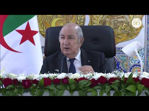 السيد رئيس الجمهورية لدى زيارته مقر وزارة الدفاع الوطني