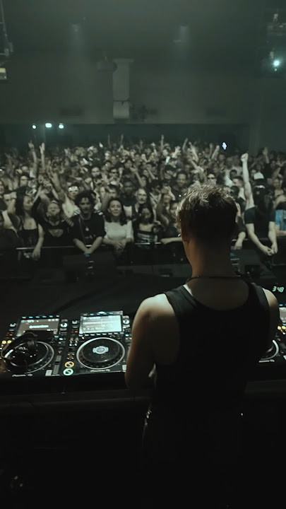 Jump Dance Move Bounce (VIP Mix) in Paris 🇫🇷 Will be released tomorrow 🤝🏼