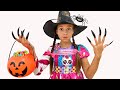 Sofia and a funny Halloween story with Dad and brother