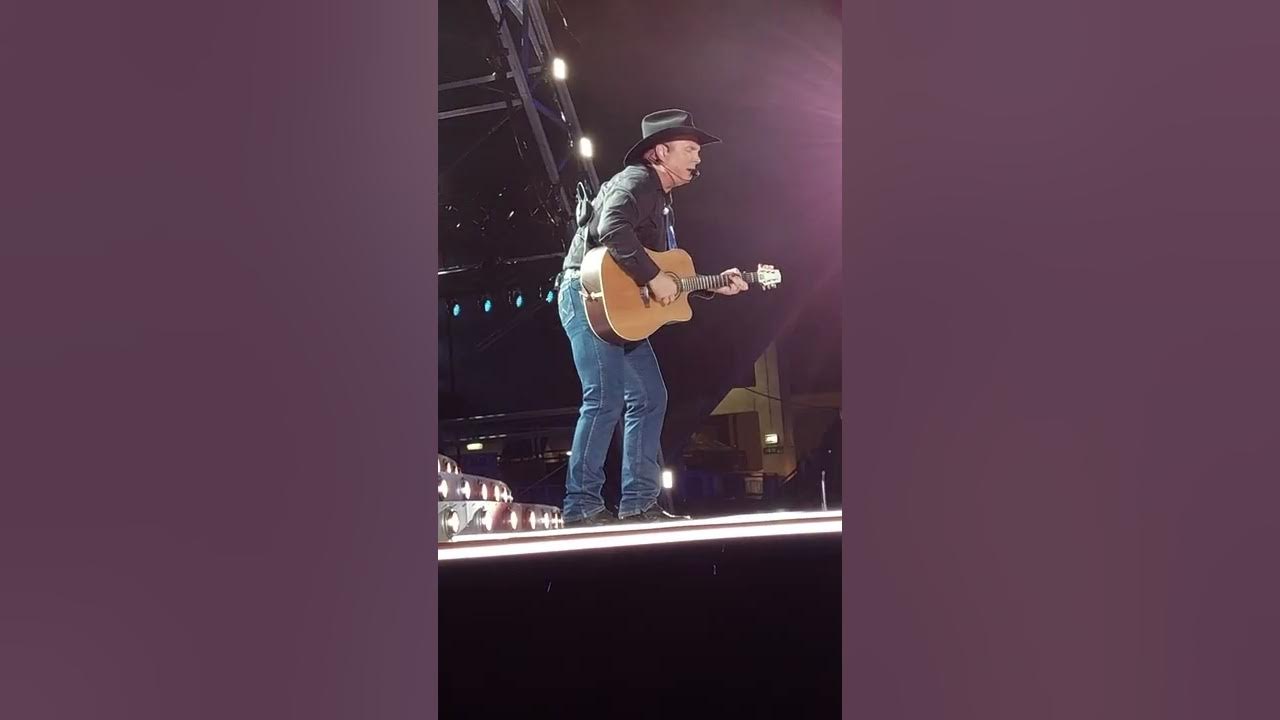 A New Way To Fly Garth Brooks Garth Brooks A new way to fly (short clip.) but AwesomeCroke Park