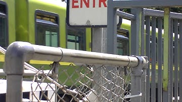 Level crossing at Lansdowne Road station