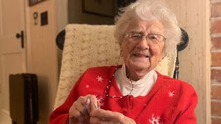 Dottie Brown, the 104-year-old Maine knitter