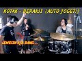 LAGU KOTAK DIMAININ 3 DRUMMER JADI GINI YA?