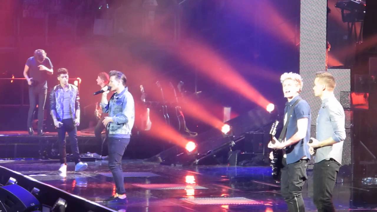Teenage Dirtbag (Niall focus) - One Direction TMH Tour 06/04/13