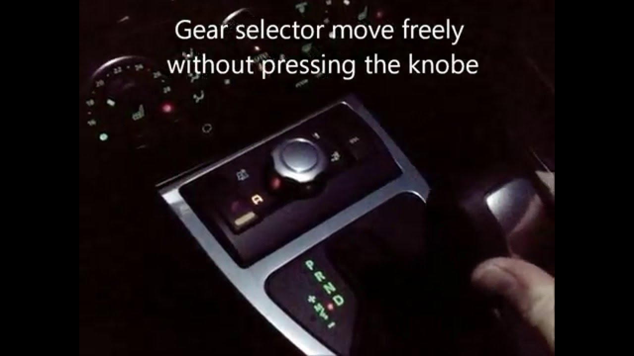 Freelander 2 gear selector moves freely without pressing the knobe