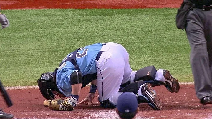 NYY@TB: Hanigan shaken up, remains in the game