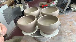 How slip trailing effects the glaze.