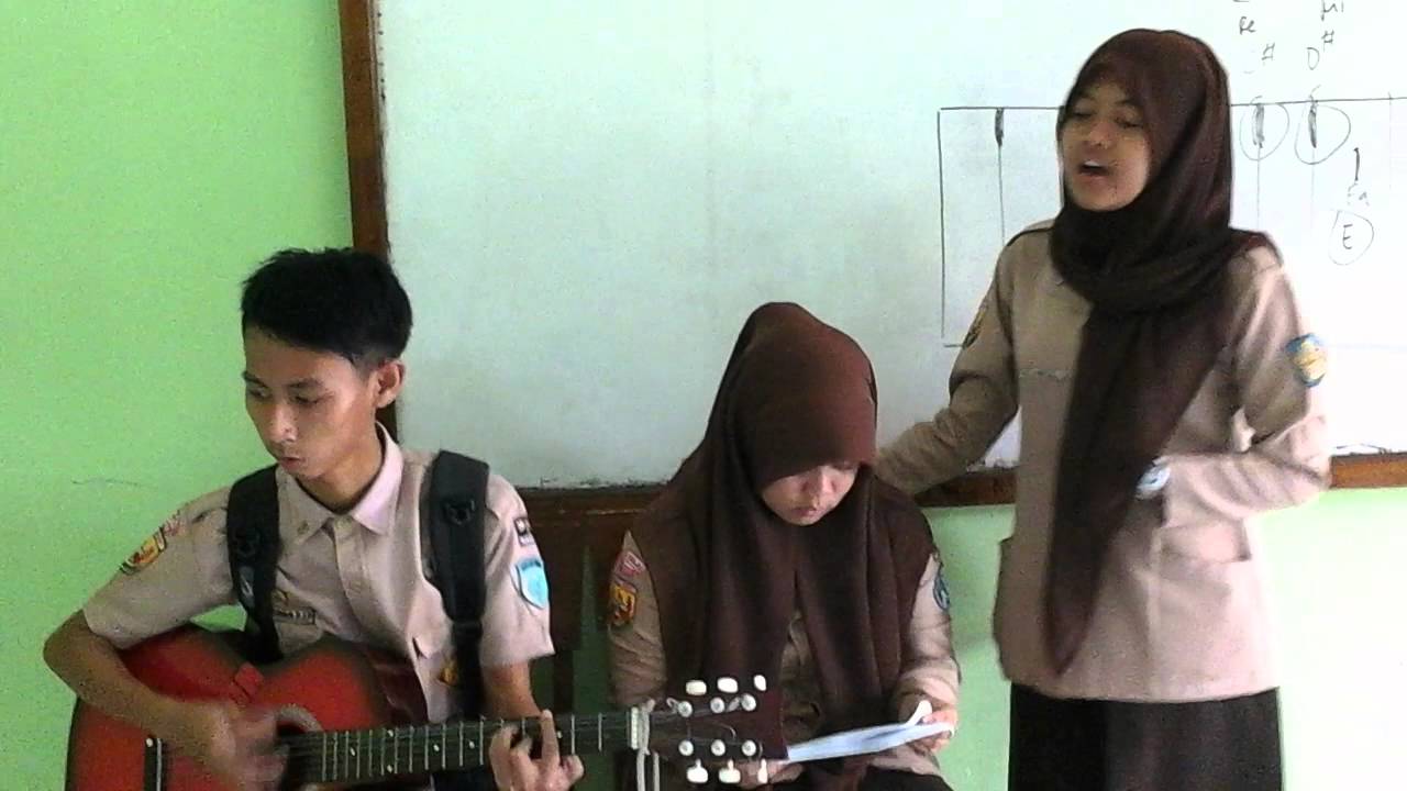 Lirik Lagu Mawar Bodas Dan Artinya