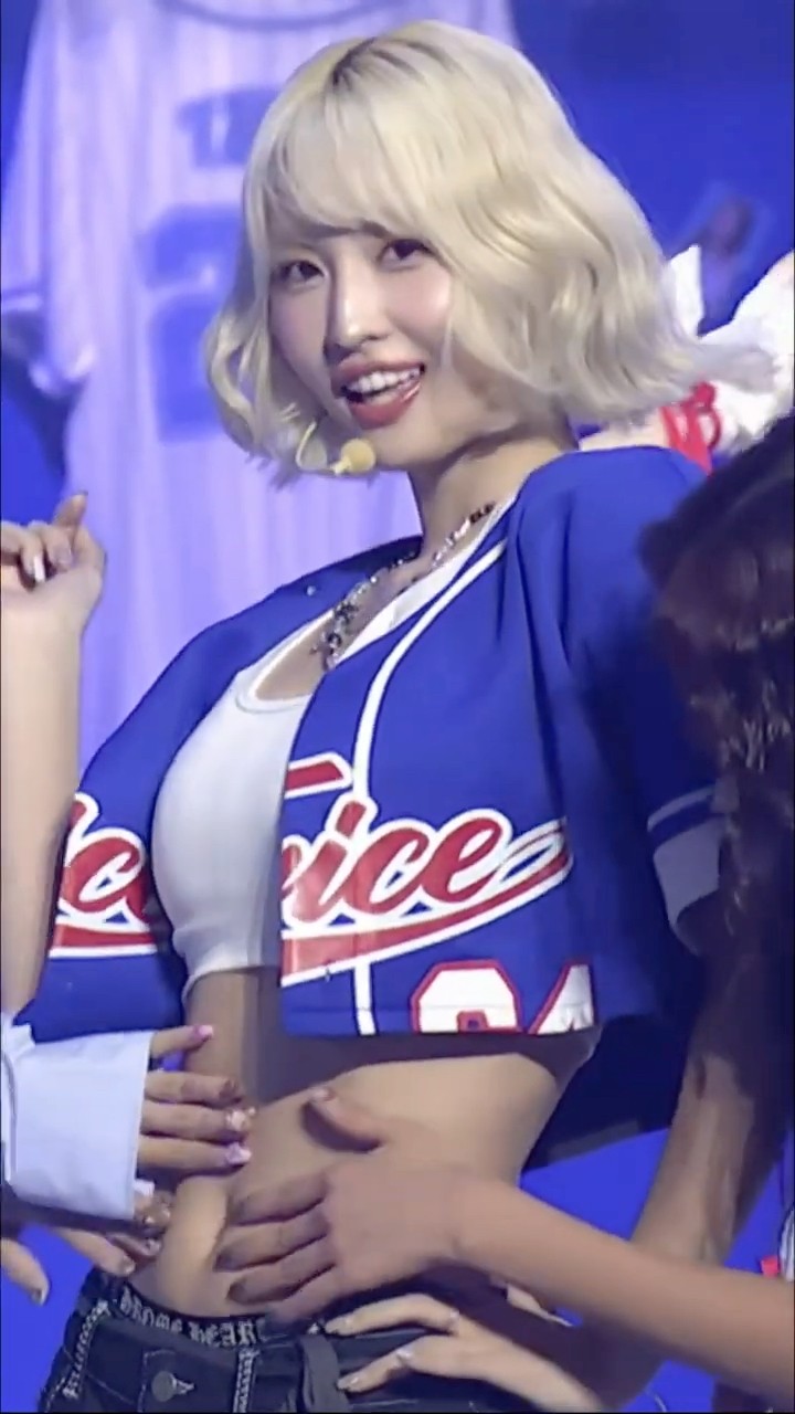 Momo 😍🥵😩 - 241020 'Mo's Abs' TWICE 9th Anniversary Fanmeeting