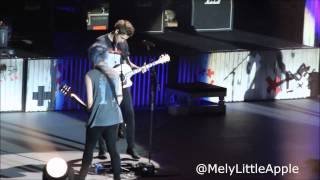 5 Seconds Of Summer - Beside you (European fan action) - Milan, 9/5/15