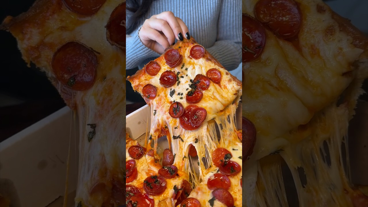 Some of the BEST PIZZA WE’VE EVER DEVOURED at Carmelina's of Amityville in NY! 🍕🥖🔥🤤 #DEVOURPOWER