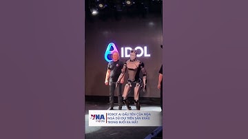 Robot AI đầu tiên của Nga ngã dúi dụi mặt trên sân khấu trong buổi ra mắt - VNAMedia #shorts