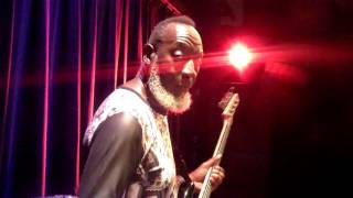 Jamaaladeen Tacuma Raging  Live  Bass Solo Innsbruck 2016 w/ Saxofour