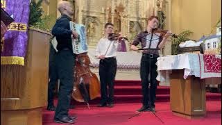 Karácsonyi koncert Garfieldon 2021  Fészer banda