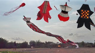 LAYANG LAYANG TEPI PANTAI SAAT AIR SURUT, 25 MEI 2021