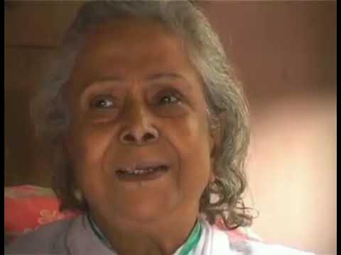 A rare interview of Gita Dey an eminent actor on her experience in " Meghe  Dhaka Tara " film. - YouTube