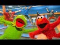 Kermit the Frog and Elmo Have Fun at A Trampoline Park!