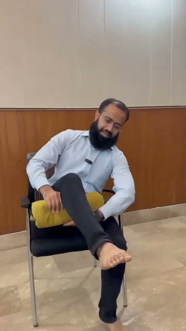 Knee gapping exercise.#kneepain #gap #exercise #foryou #health #fitness #tips #lifestyle #trending