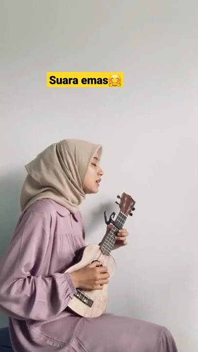 cewe suara emas