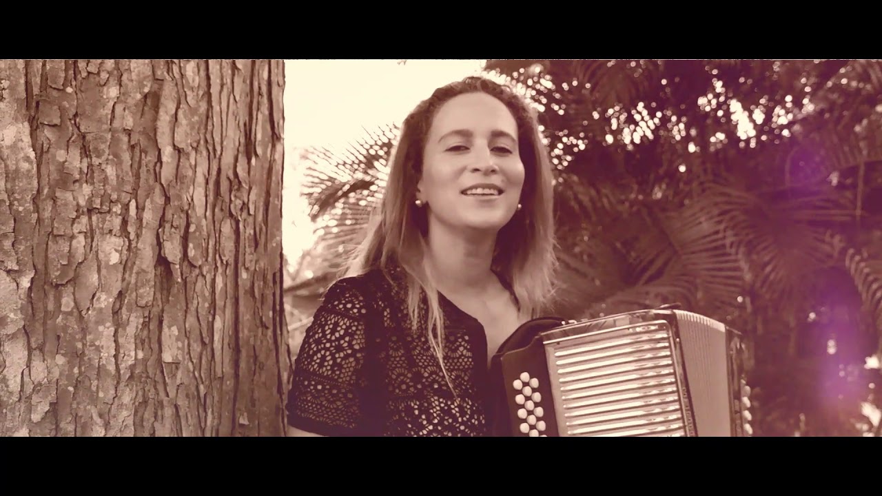 Por Tu Ausencia en Mi Cama- Video Oficial- Dania María