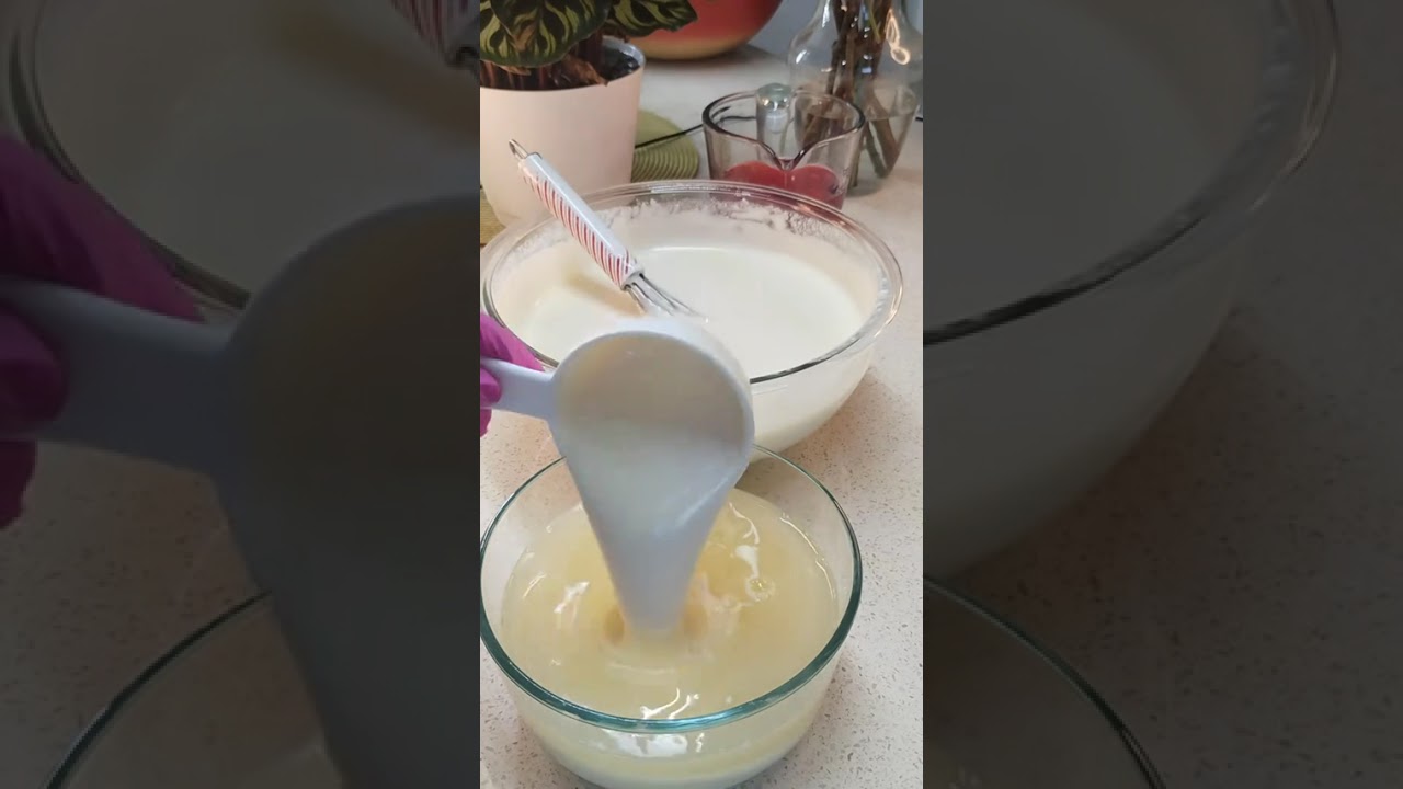 Gelatina de frutas encapsuladas y yogurt 